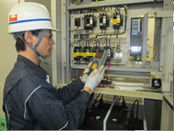 GTSB100-15、MSE-100-6 直流電源装置定期点検 電圧測定