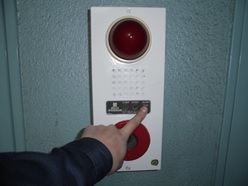 非常ベル用ニカド電池　取替前