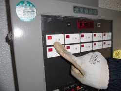 差動式スポット型感知器点検中