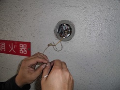 賃貸マンションの起動装置ボタン固化-途中