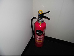 取替後　新しい消火器