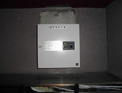 新しい表示灯電源箱