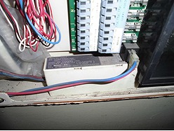 取替前の古いニカド電池